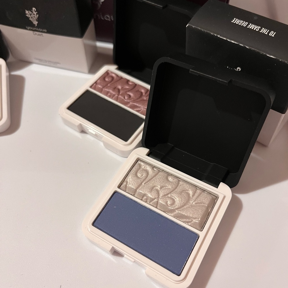 4 Palette Bundle Younique duet eye shadow